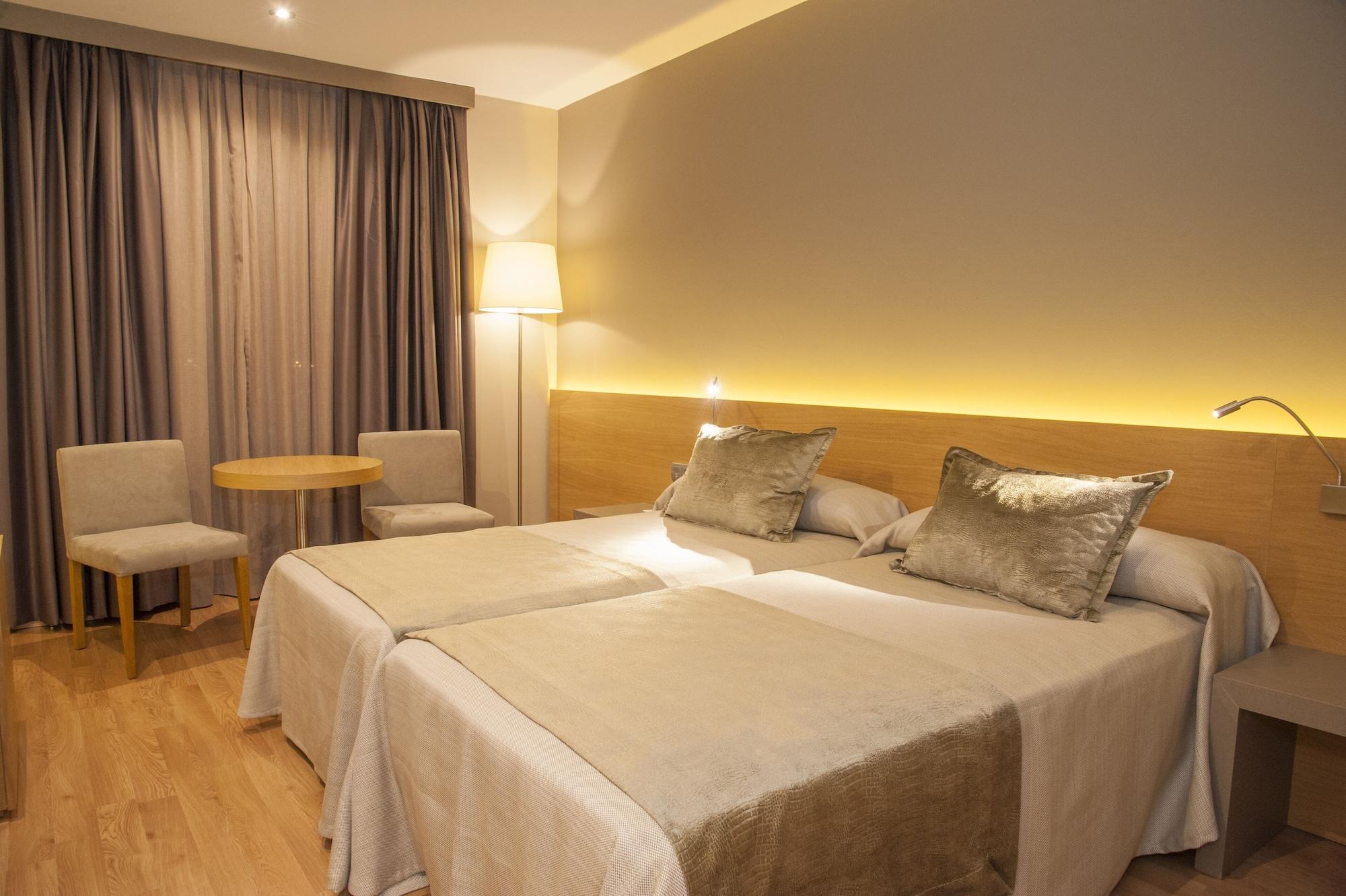 M.A. Hotel Sevilla Congresos Экстерьер фото