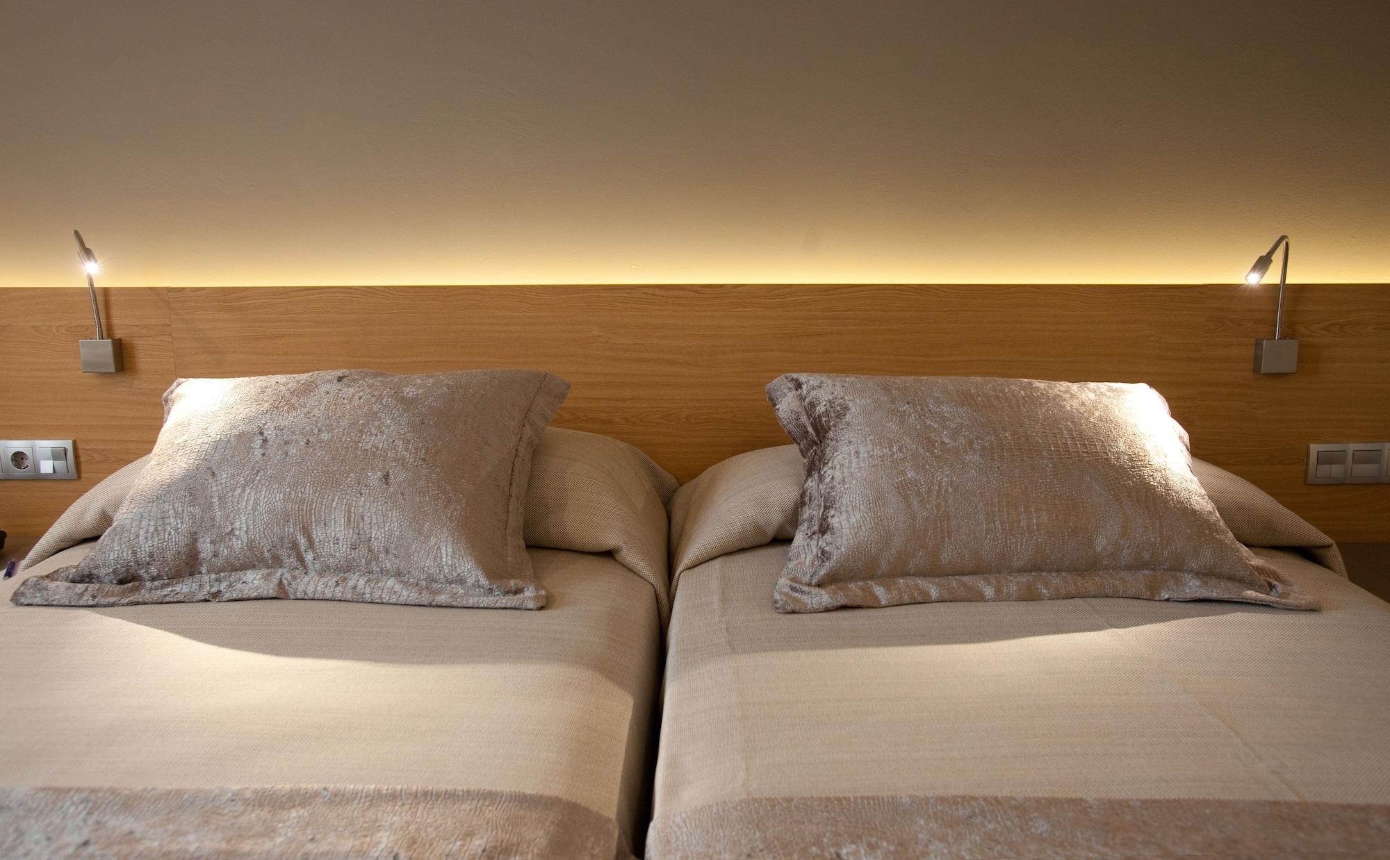 M.A. Hotel Sevilla Congresos Экстерьер фото