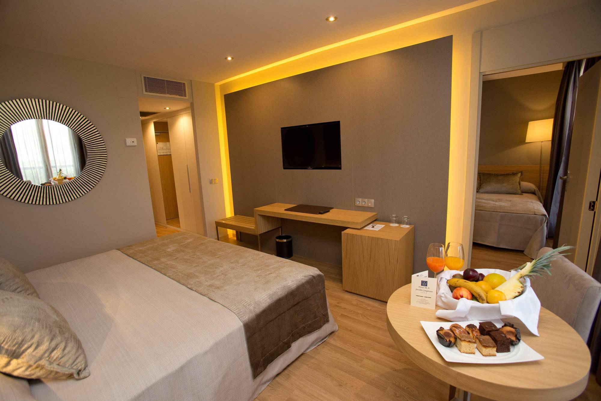 M.A. Hotel Sevilla Congresos Экстерьер фото