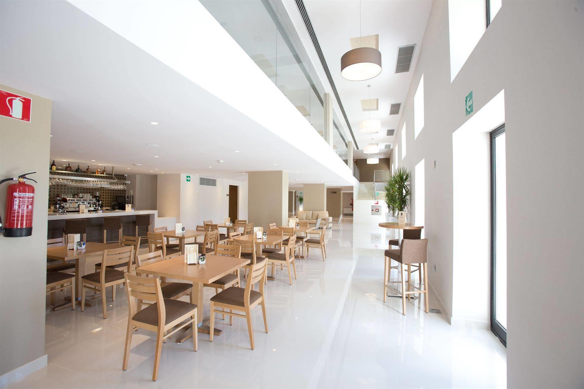 M.A. Hotel Sevilla Congresos Экстерьер фото