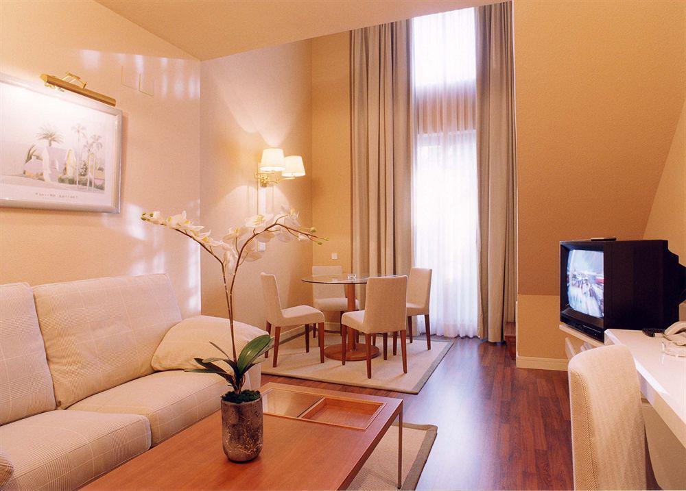 M.A. Hotel Sevilla Congresos Номер фото